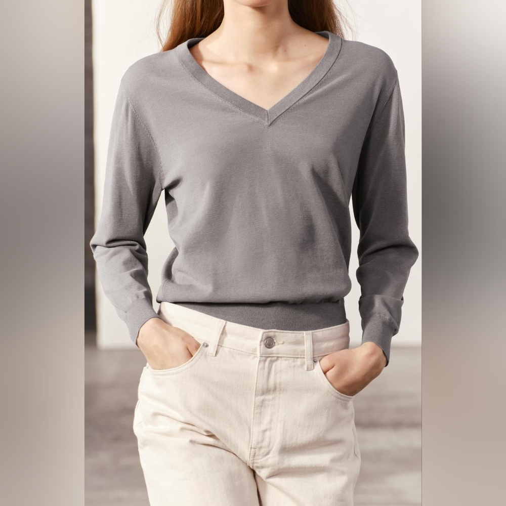 ZARA V NECK KNIT SWEATER
